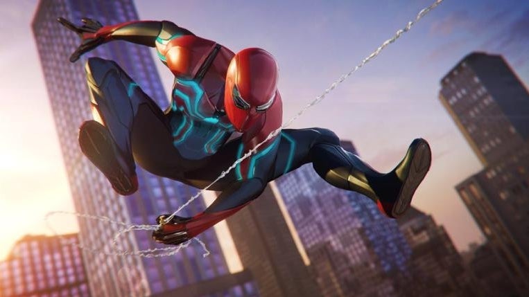 Afbeeldingen van 'Spider-Man duurt 20 uur zonder side quests'