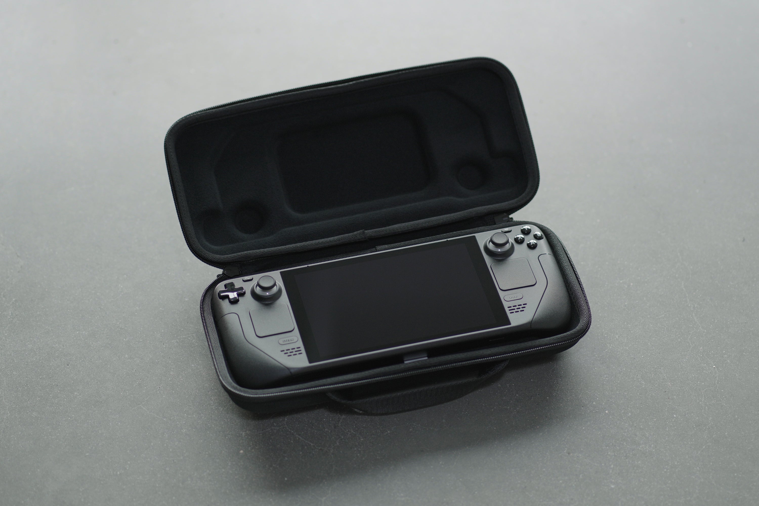 Valve shows off Steam Deck s cute carry case  and the cardboard box everything comes in  - 46