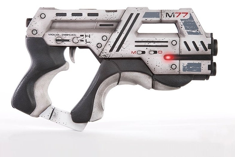 Imagem para Réplica da pistola M-77 Paladin de Mass Effect 3 à venda por $400