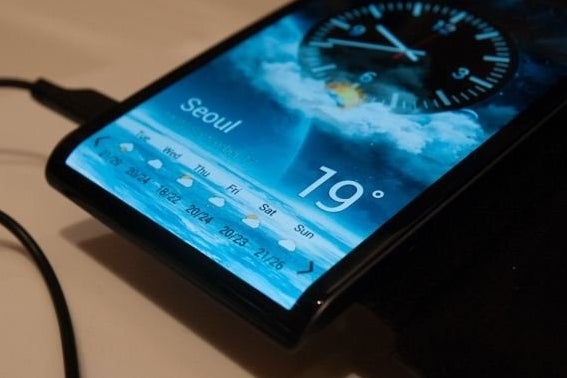 Image for Samsung working on "curved display" smartphone