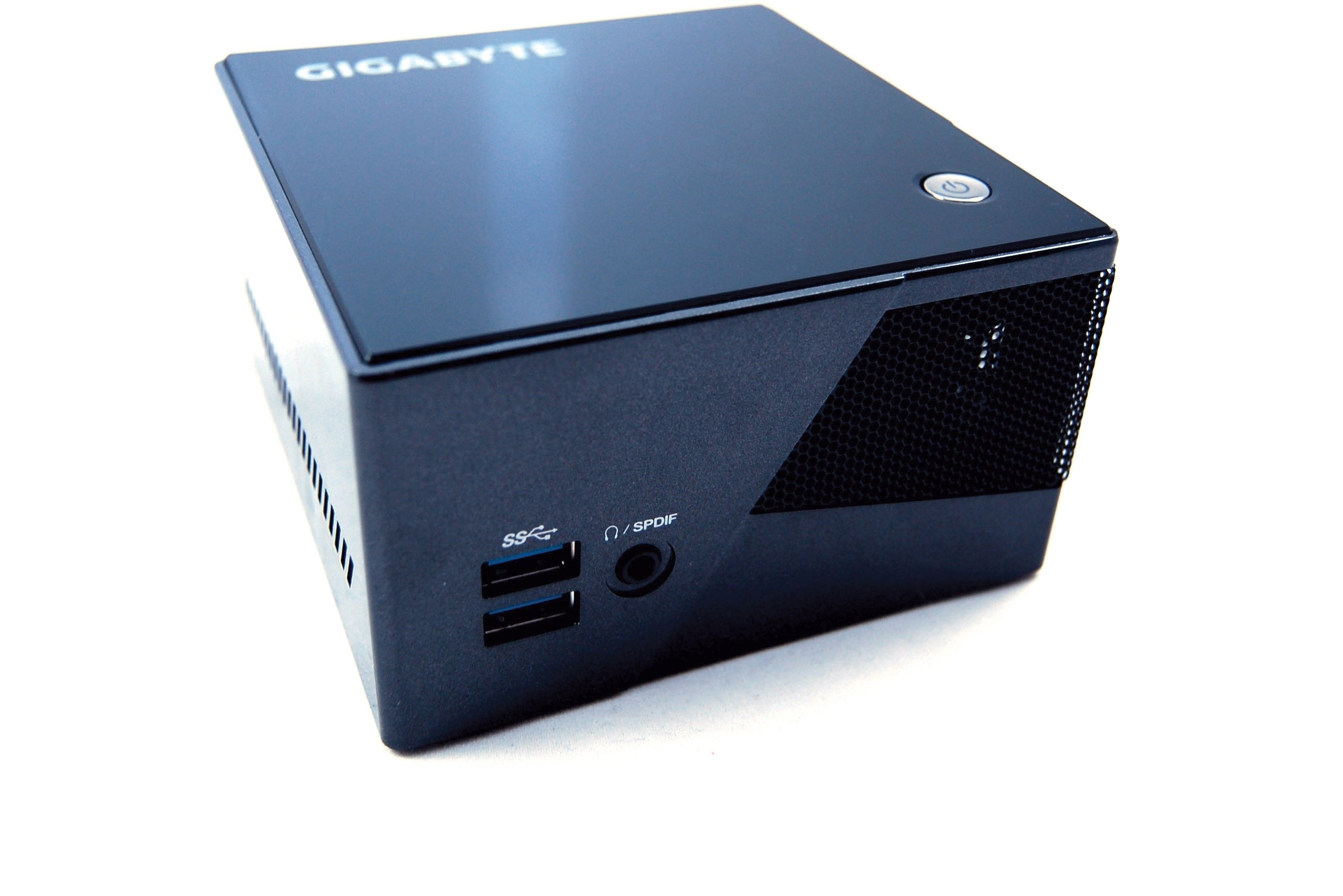 Gigabyte Brix Pro GB-BXi7-4770R review | Eurogamer.net