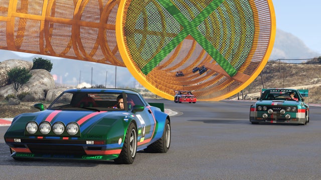 The effortless loop de loop surrealism of GTA Online s racing tracks - 93