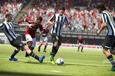 Afbeeldingen van FIFA 13 voor de PS3 en Vita