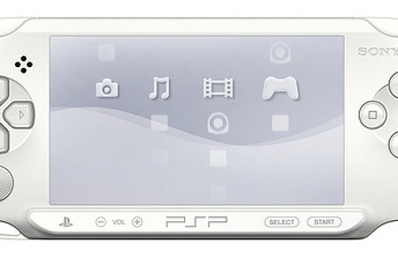 Immagine di Sony svela la PSP Ice White E1000