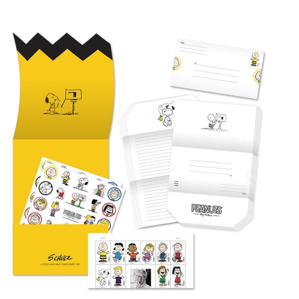 Image of folding stationery set featuring Peanuts characters