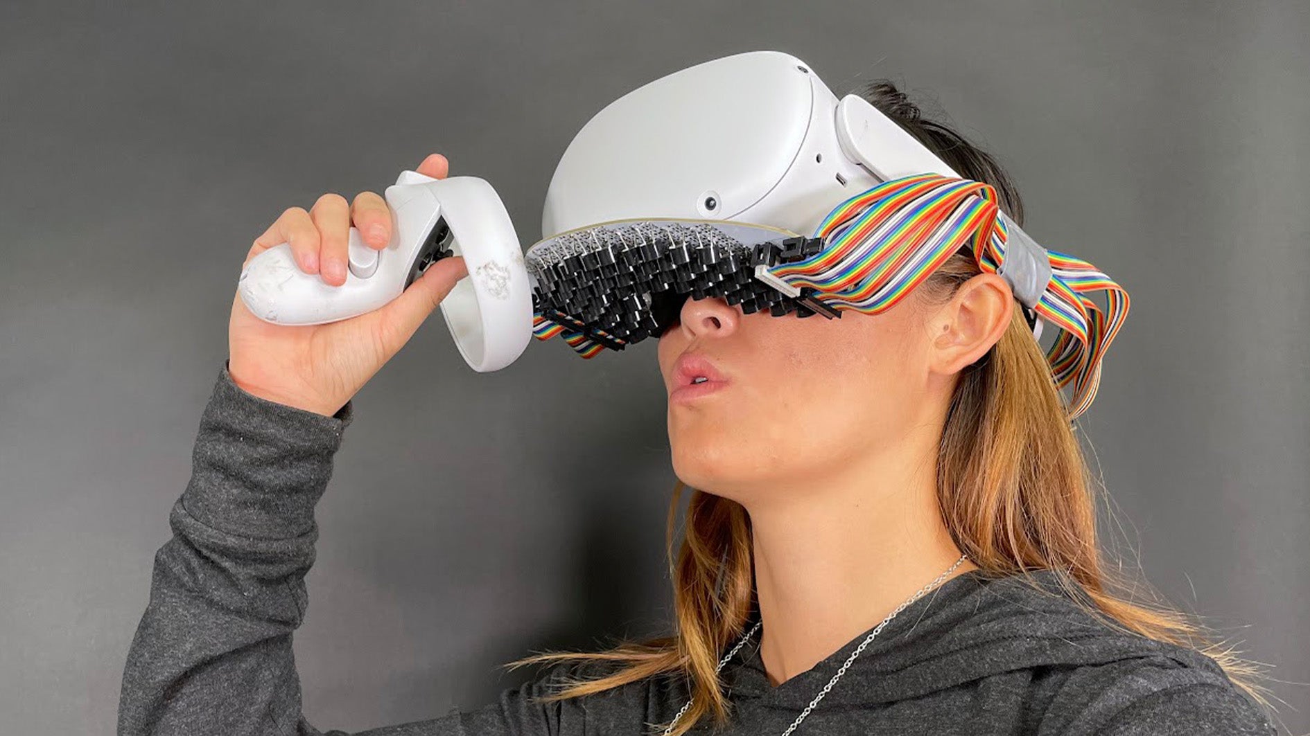 Immagine di VR sempre più immersiva con una nuova tecnologia che coinvolge il viso e la bocca
