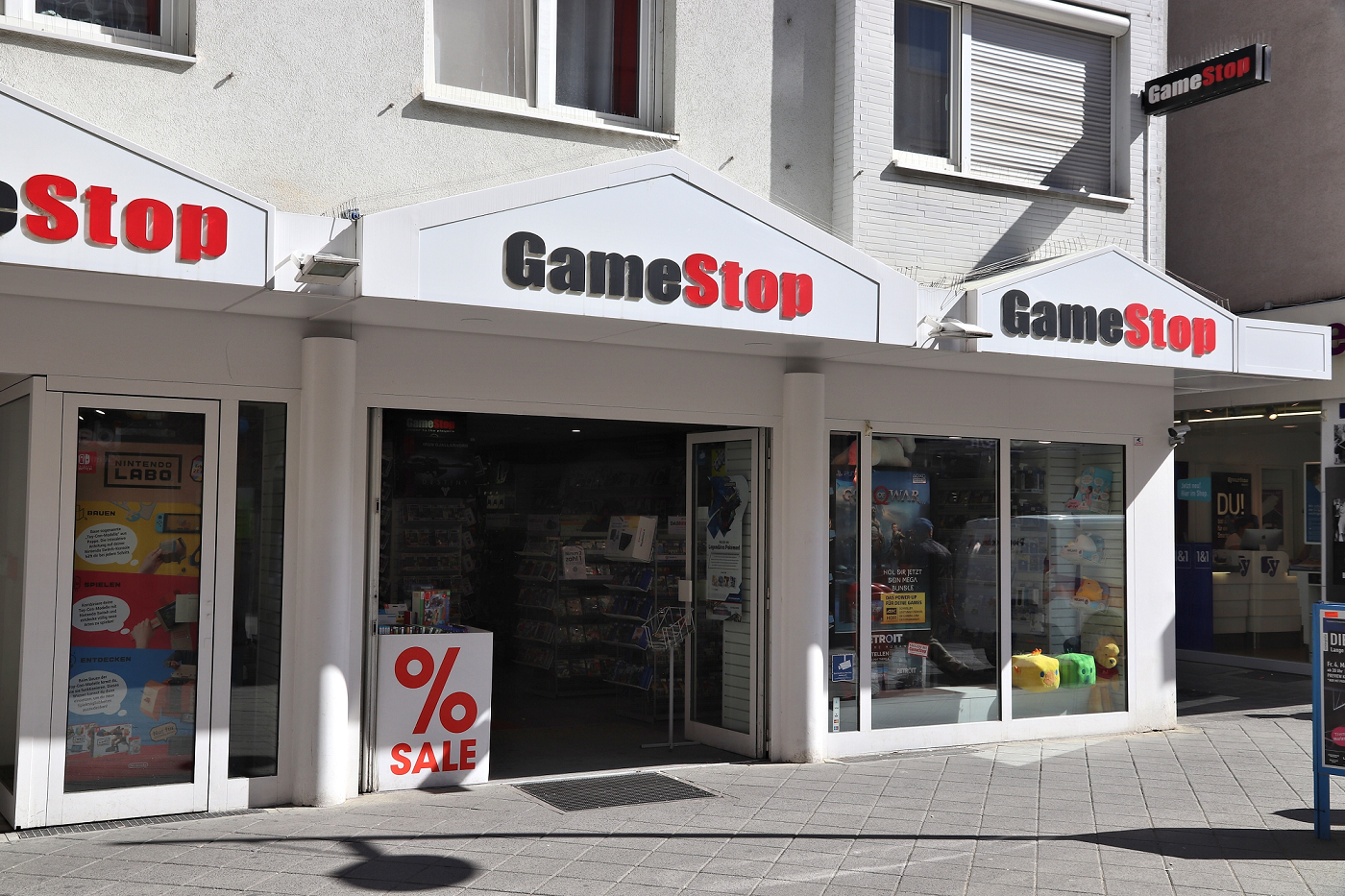 Image for Gamestop revenue dips as it pulls nearly $6bn in 2022