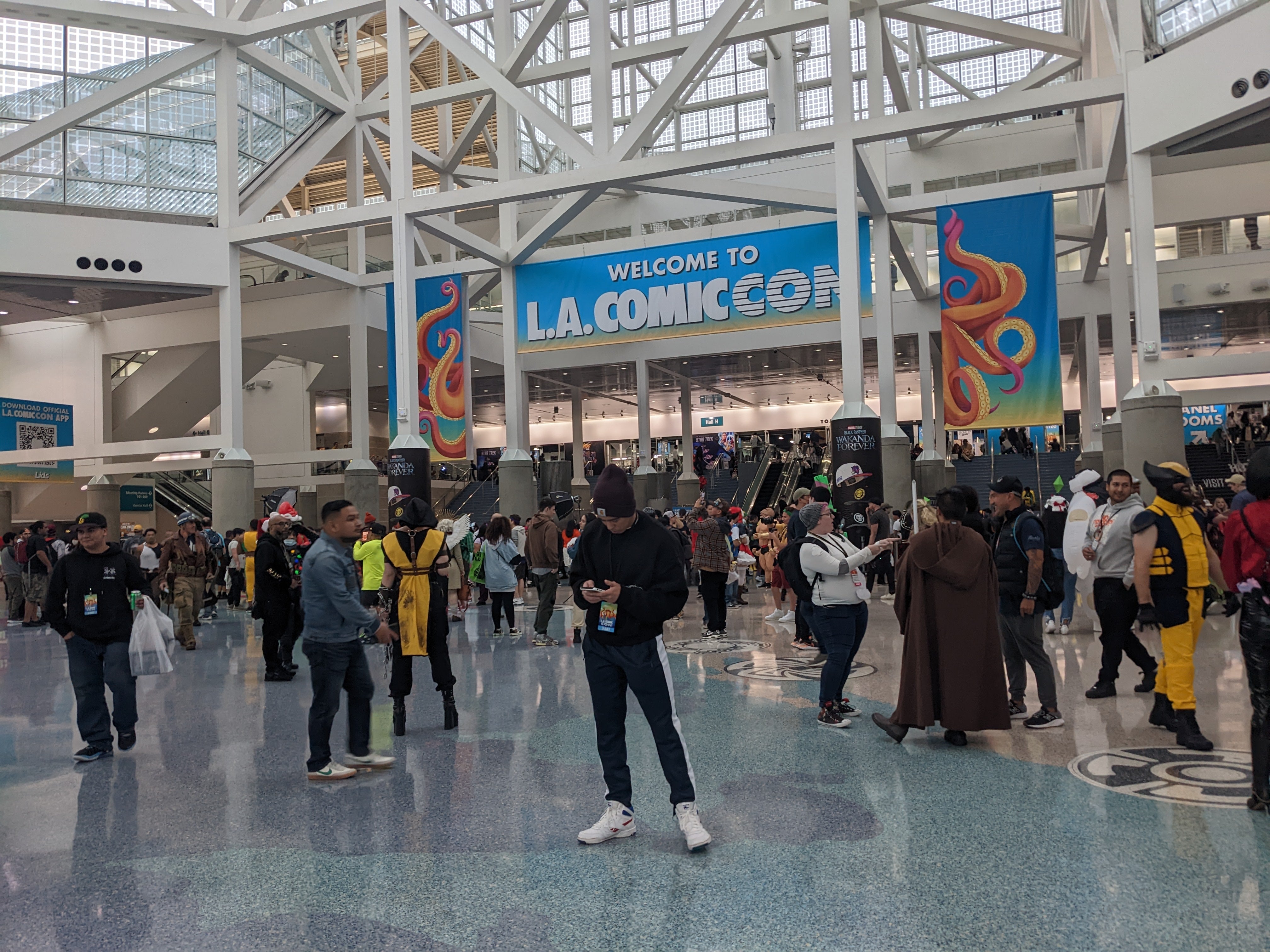 Interior photograph of La Convention center during LA Comic Con