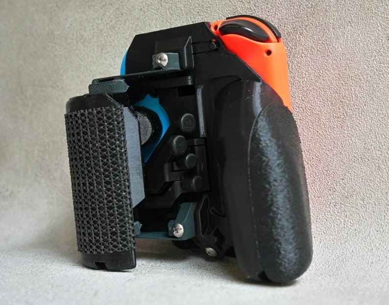 This Joy Con adapter lets you play Nintendo Switch with one hand - 96