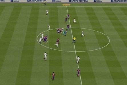 Obrazki dla Błąd w FIFA 15 na PC zamienia symulację w podwórkową gałę
