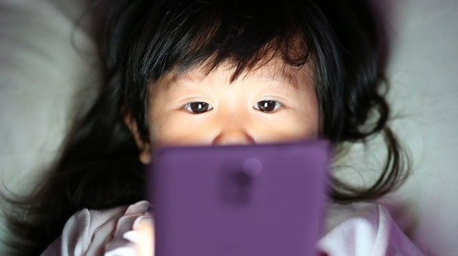 В Китае лица, не достигшие 18 лет, смогут играть в онлайн-игры только три часа в обычную неделю