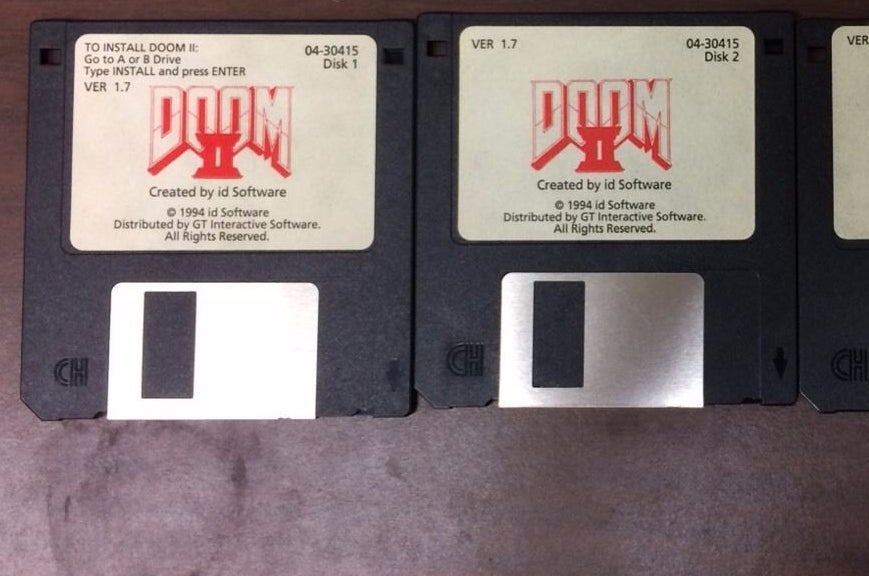 Imagem para Disquetes de Doom 2 de John Romero vendidas por $3,150