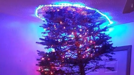 Esta árvore de Natal foi inspirada em Portal 