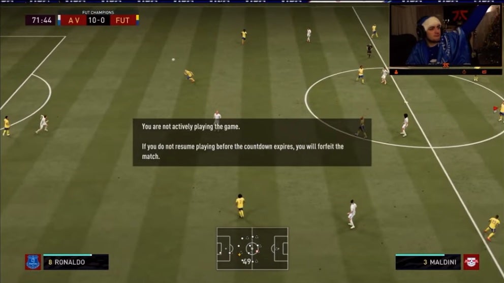 Obrazki dla Profesjonalny gracz FIFA 21 porzuca karierę po banie za "żart o mamie" przeciwnika