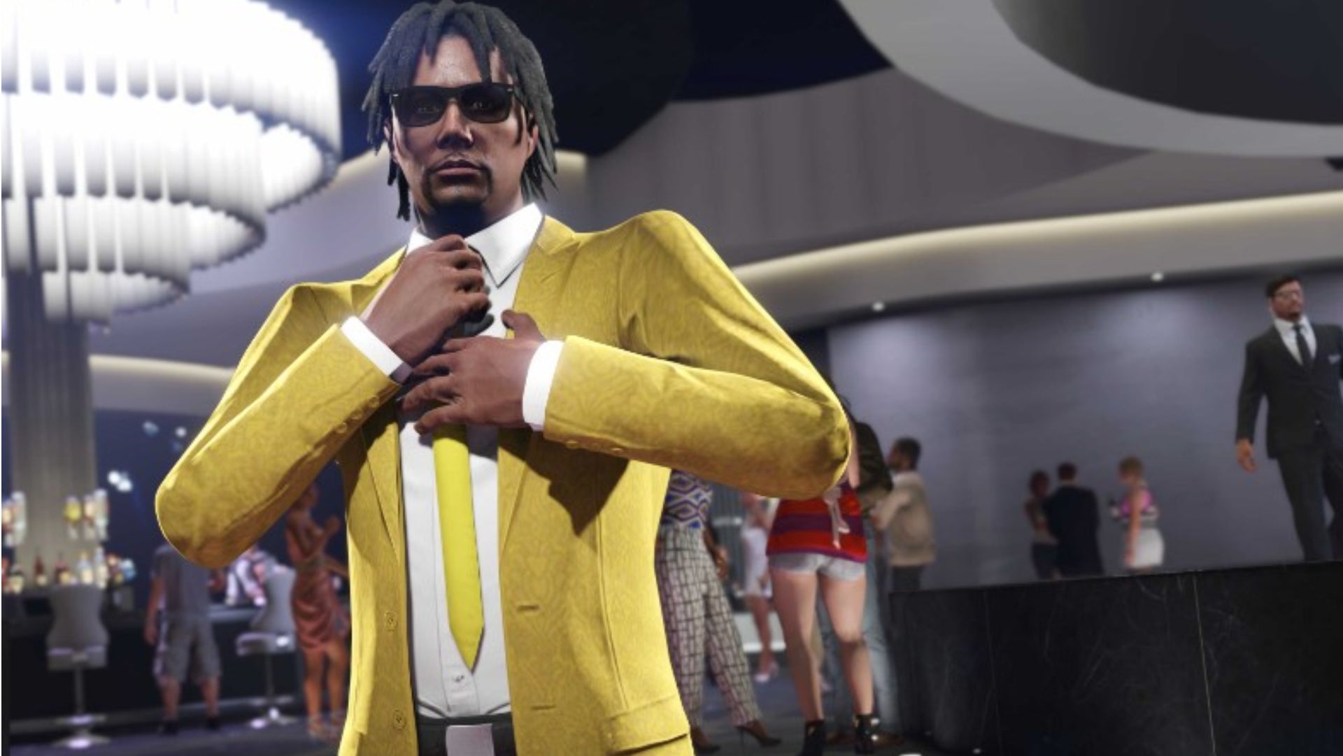 GTA Online, official Rockstar image of a character in a yellow suit in the Diamond Casino.