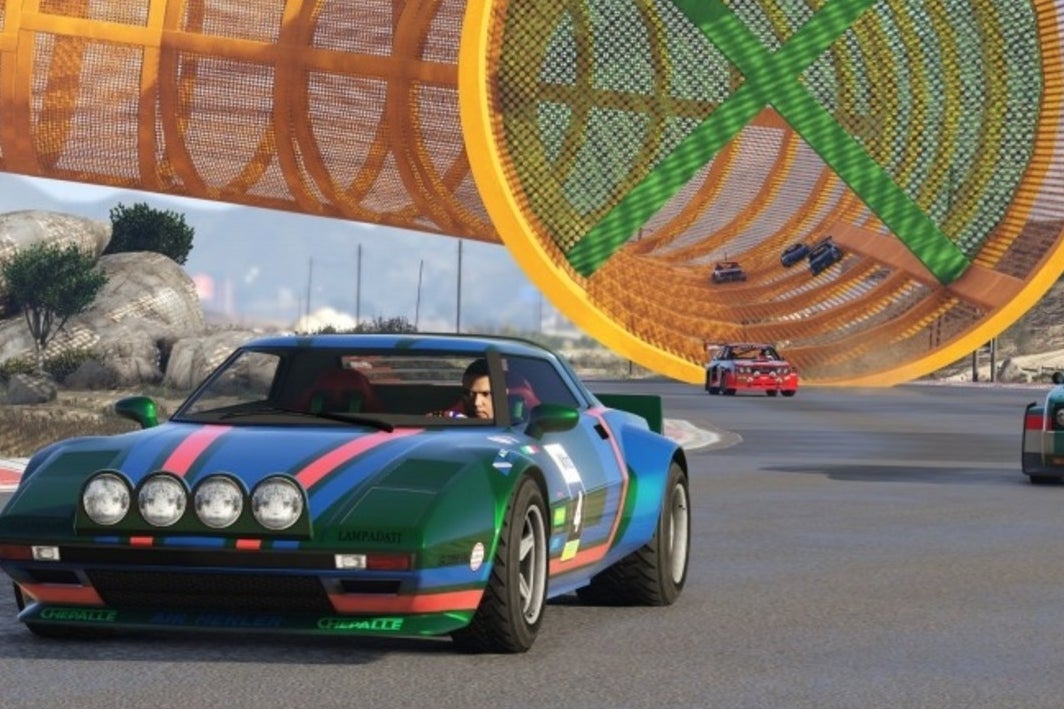 Immagine di GTA Online - al via la settimana dedicata alle gare stunt, con GTA$ ed RP doppi, sconti e bonus per l'accesso