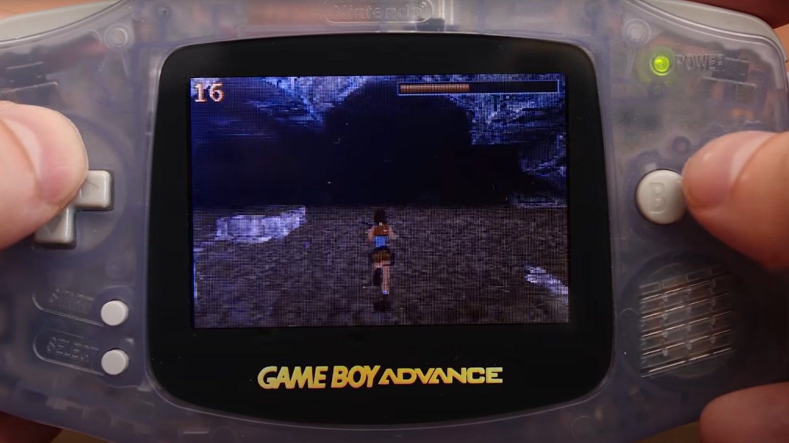 Imagem para Eis Tomb Raider a correr numa Game Boy Advance