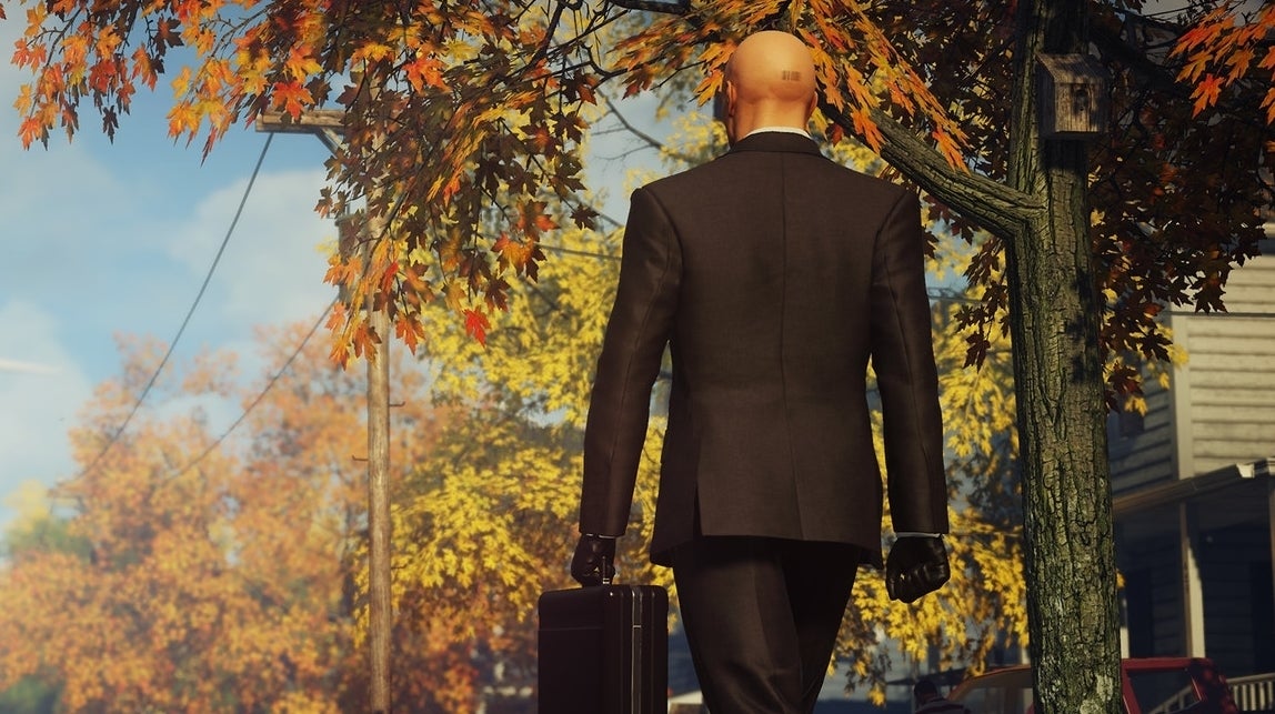 Image for Hitman 2's hilarious homing briefcase is making a return, and this time it's official