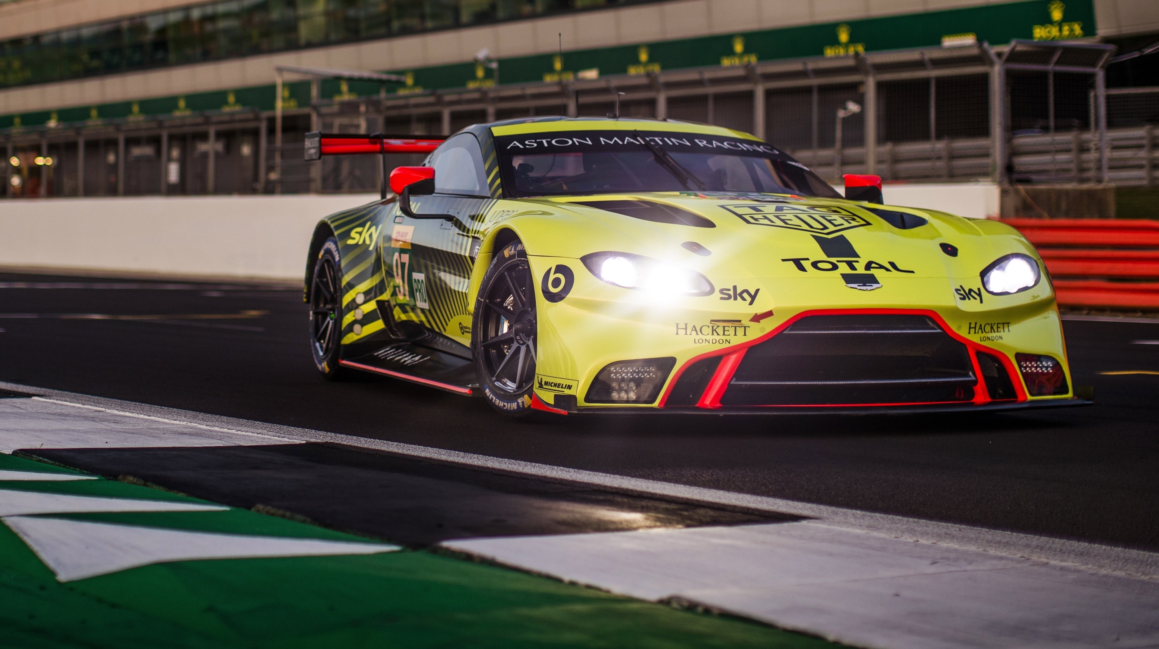Immagine di Le Mans 24 Hours Virtual: la corsa più importante del mondo questo weekend si corre in un videogioco - articolo