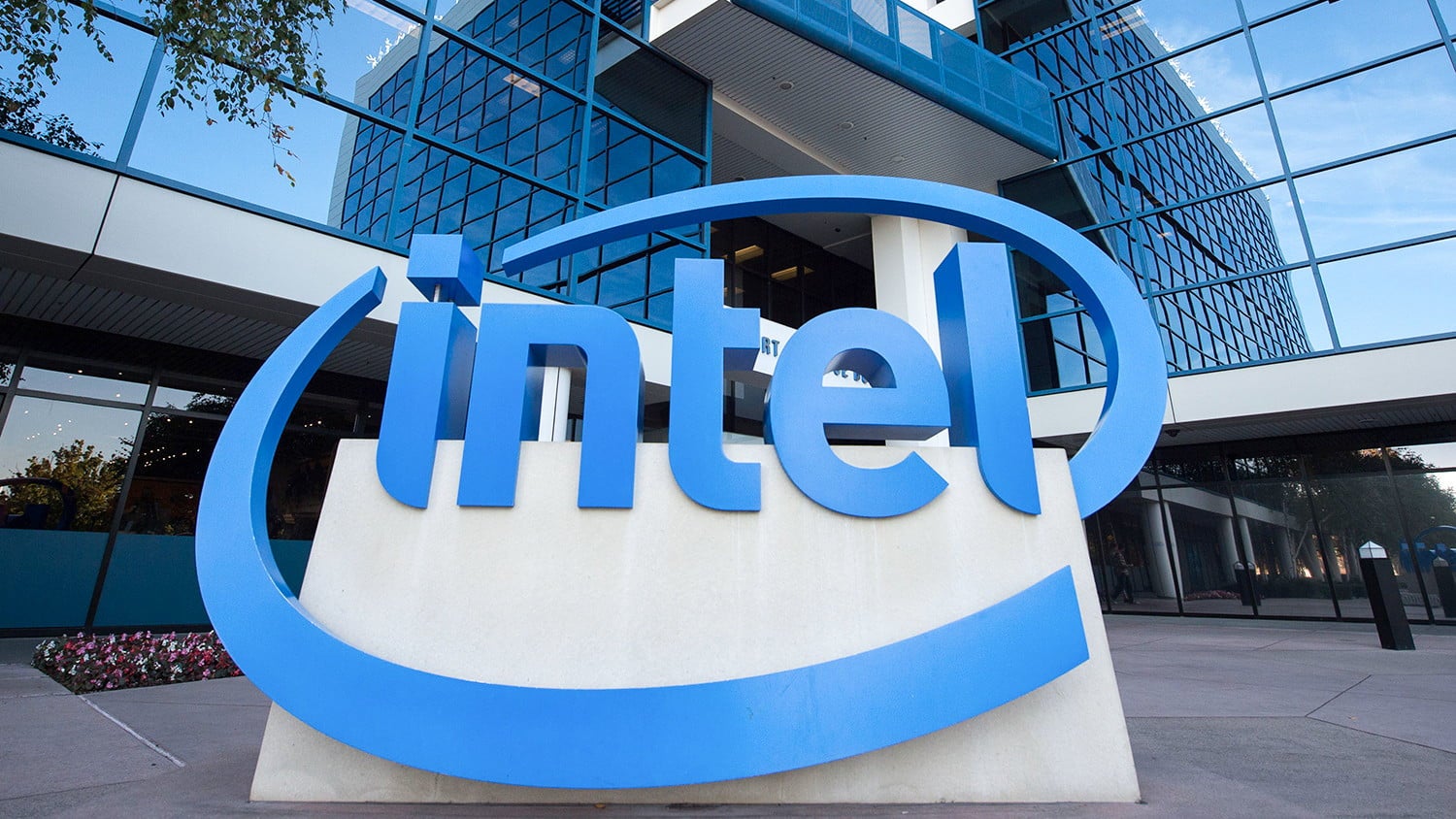 Immagine di CES 2019: Intel annuncia nuovi processori di nona generazione per desktop