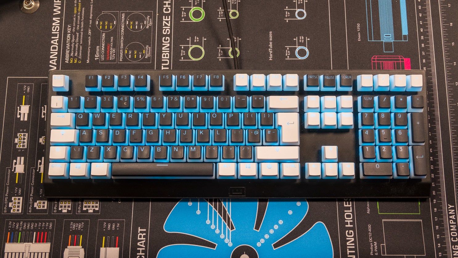 Testing odd peripherals  flying mice  racing keyboards and RGB in ears - 19