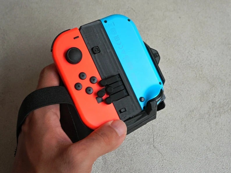 This Joy Con adapter lets you play Nintendo Switch with one hand - 9