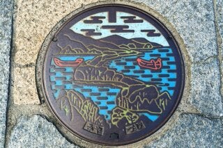 A lesson in beautiful information  from manhole covers - 36