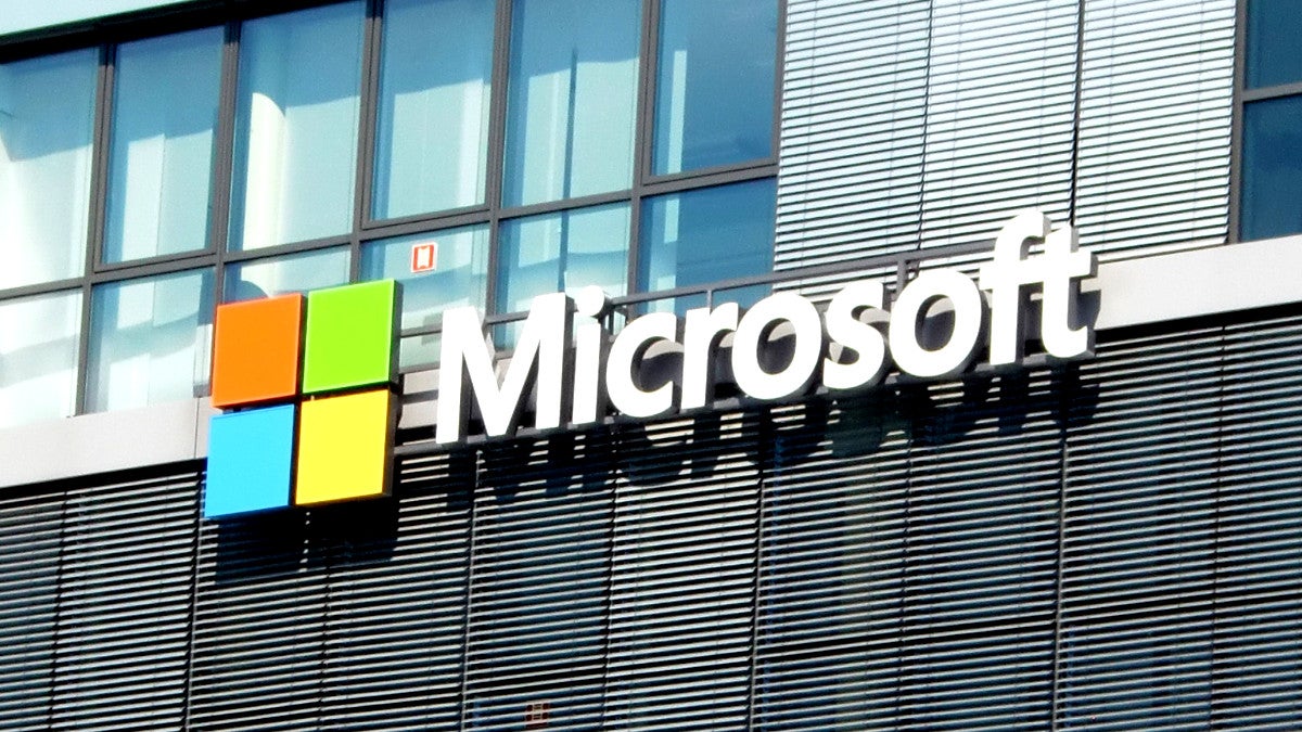 Obrazki dla Microsoft zwalnia 10 tysięcy pracowników