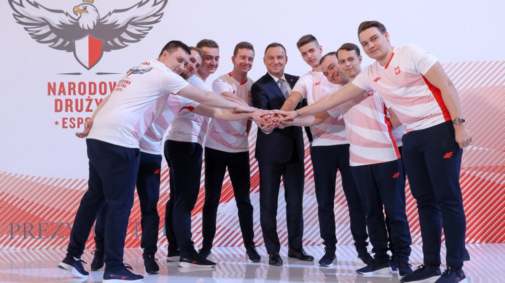Obrazki dla Prezydent ujawnił skład reprezentacji Polski w grach z serii FIFA