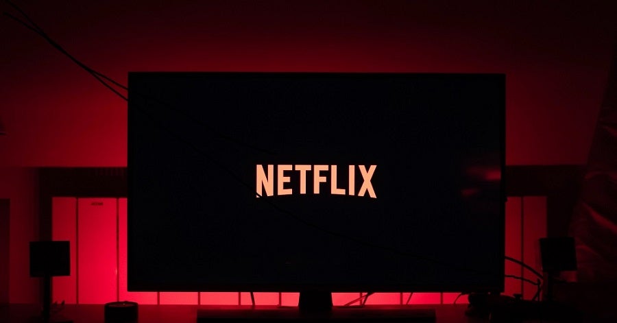 Immagine di Netflix perde 200.000 abbonati e pensa ad un piano più economico con pubblicità