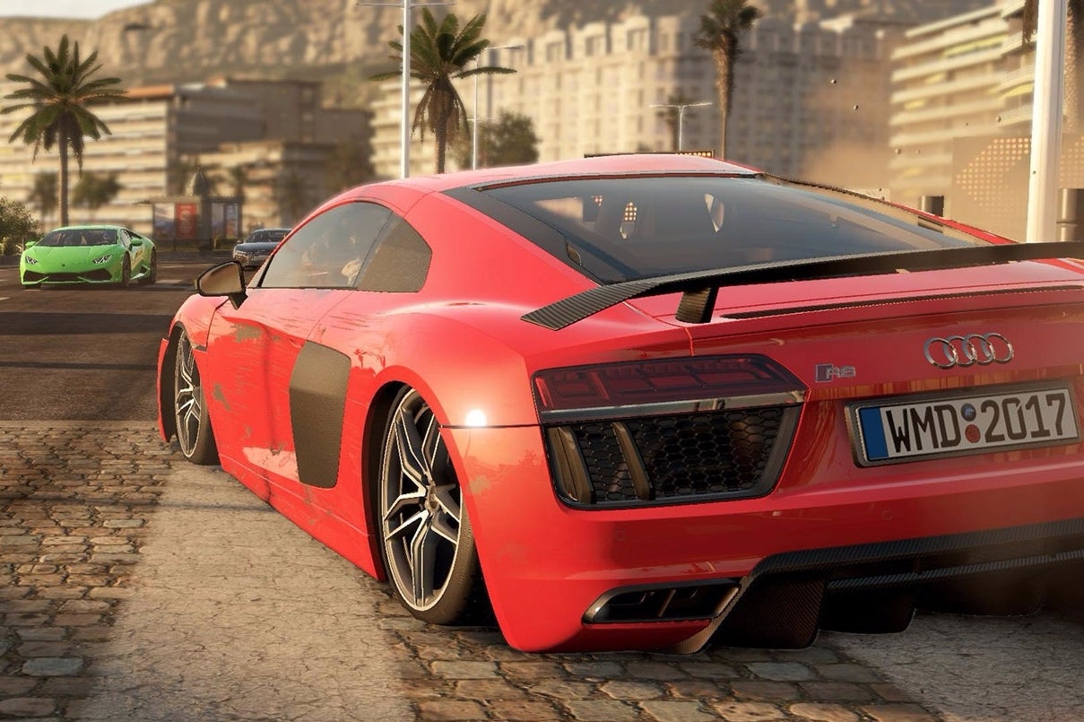 Immagine di Forza Motorsport 7 e Project CARS 2 a confronto in un video