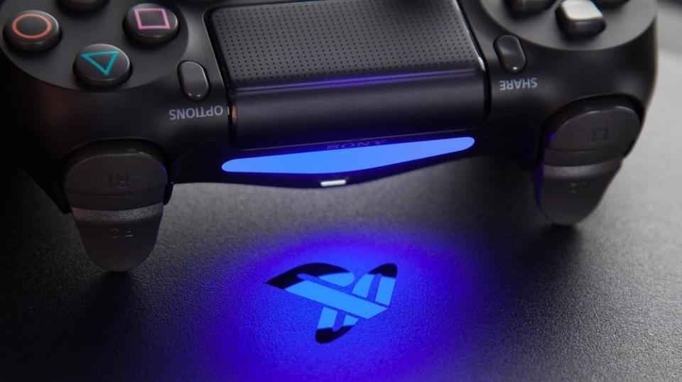 Sarà questo il controller di PlayStation 5? Due immagini leak svelerebbero  il Dualshock 5 ma sono già state bollate come fake | Eurogamer.it