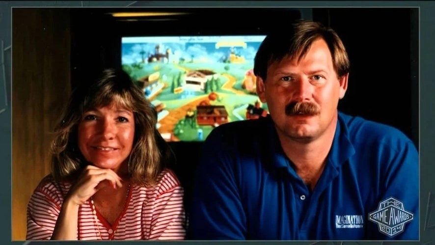 Immagine di Sierra On-Line: gli iconici Ken e Roberta Williams al lavoro su un nuovo misterioso gioco