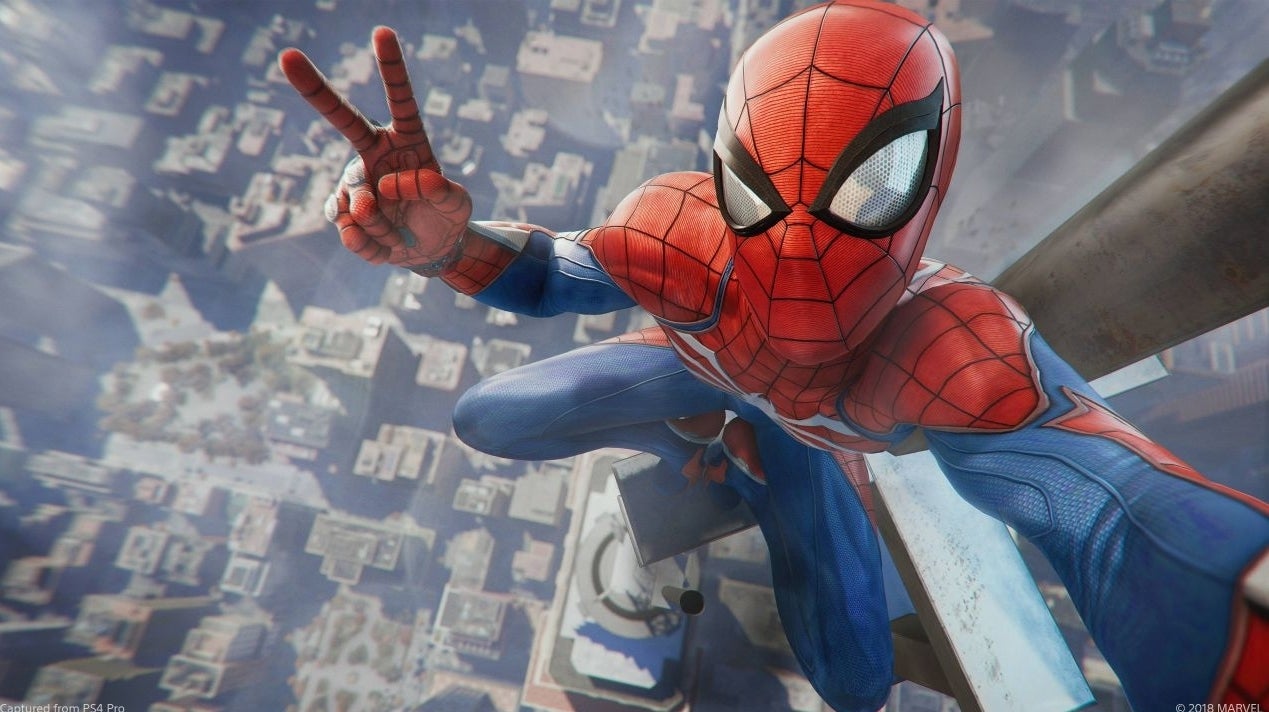 Immagine di Spider-Man per PS5 e PS4 faccia a faccia in un video confronto che mostra i miglioramenti next-gen