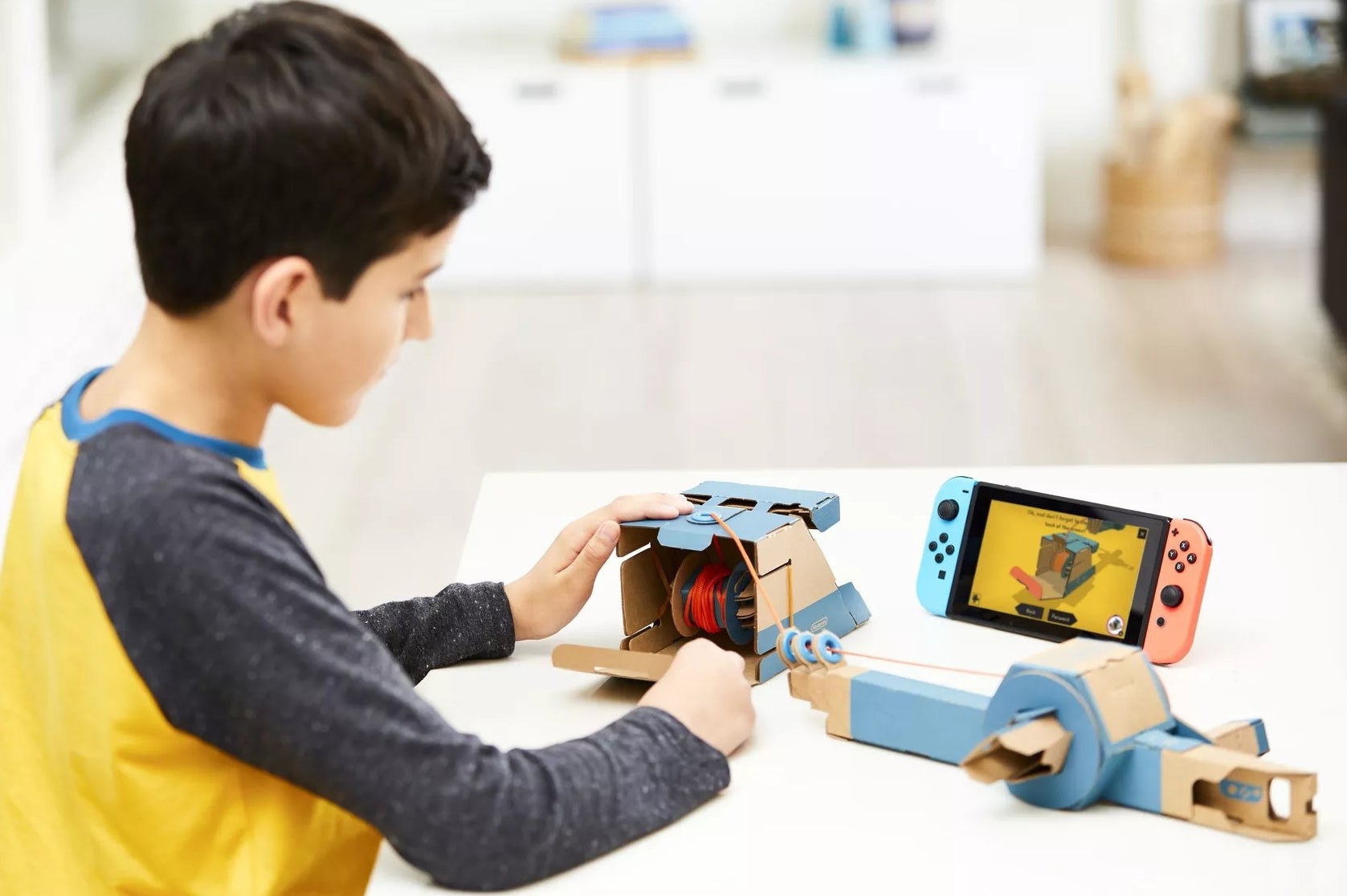 ekstremister mens entusiasme Nintendo has announced Nintendo Labo, a bizarre new interactive cardboard  toy line | Eurogamer.net