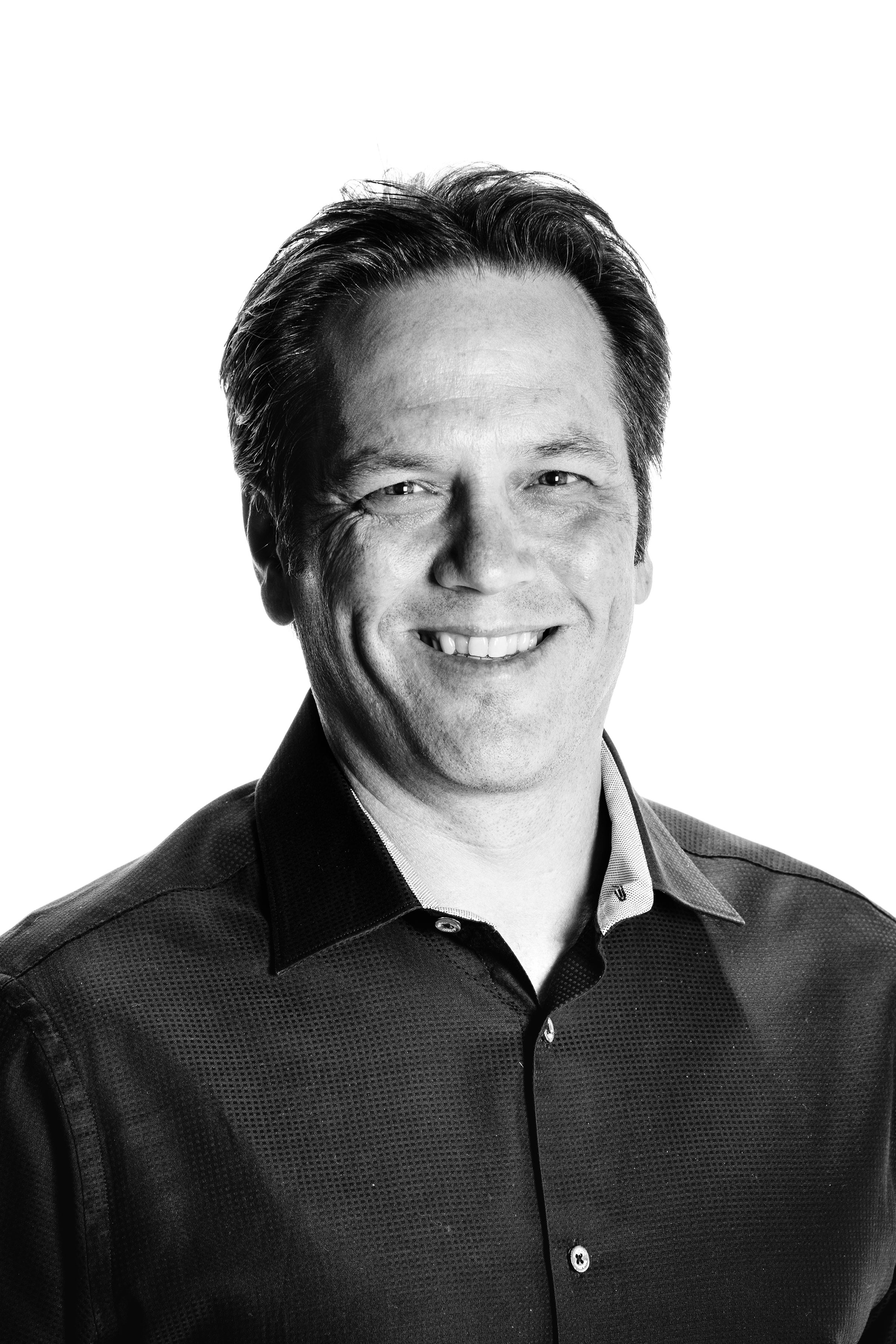 Xbox boss Phil Spencer issues thinly veiled dig at Sony s PC strategy - 95