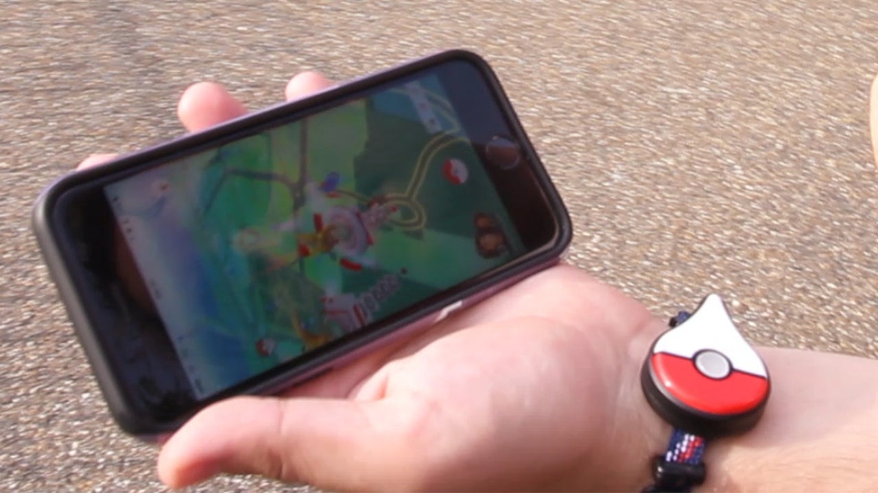 Poke Ball Plus And Pokemon Go Plus How They Work Led Meanings And How To Pair To Your Device Eurogamer Net