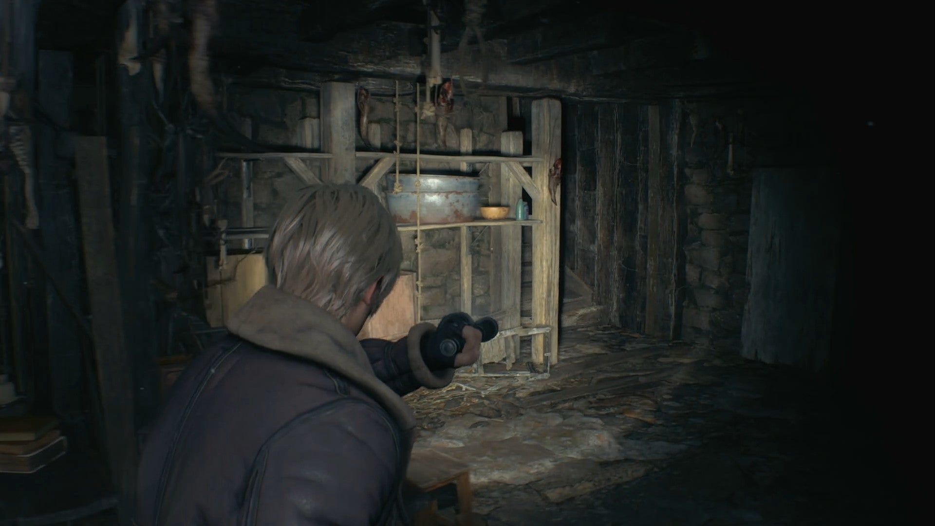 Obrazki dla Resident Evil 4 - latarka: jak włączyć
