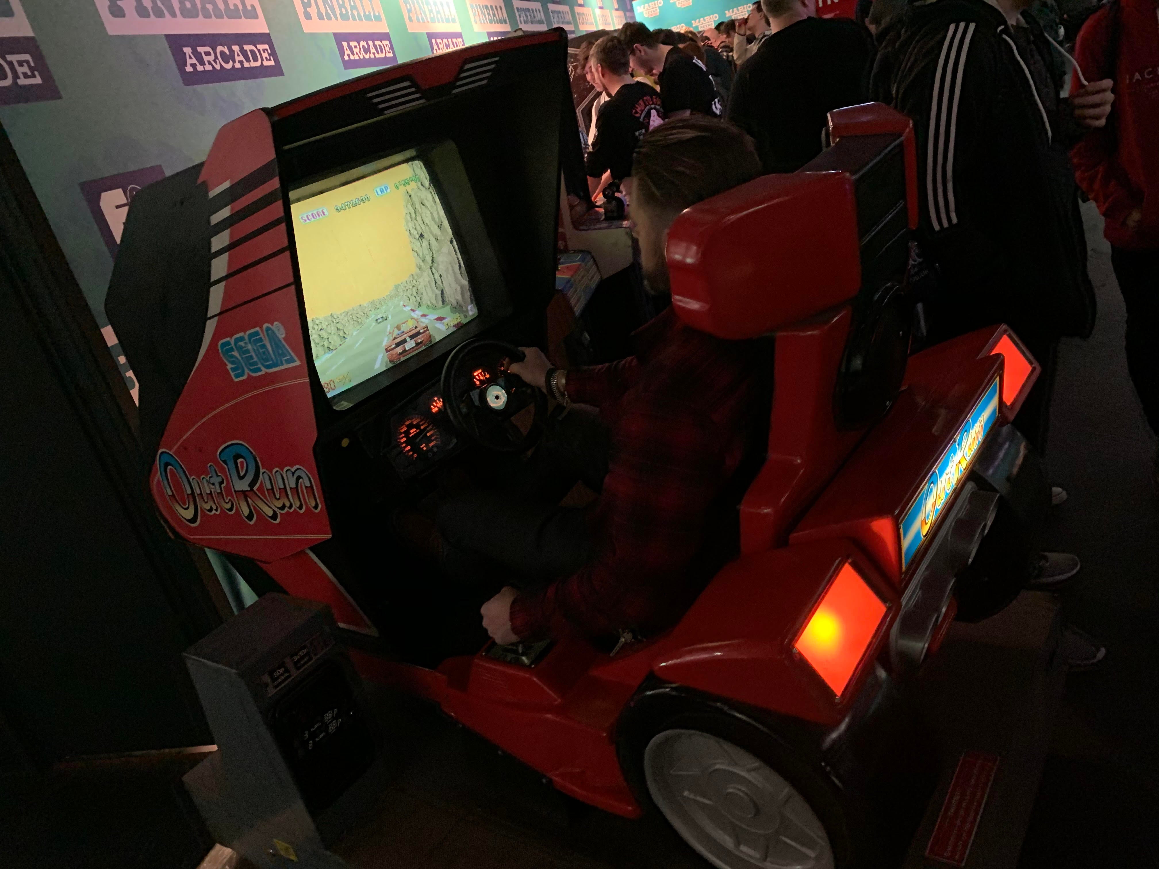 OutRun is still the pinnacle of driving games | Eurogamer.net